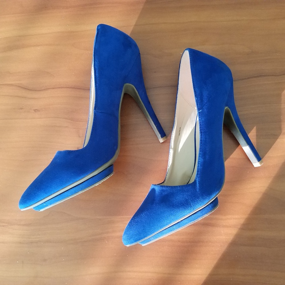 Charlotte Russe EUC faux suede Blue Heels Pumps 8